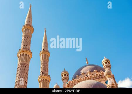 Détails de la mosquée Al Mustafa dans la vieille ville de Sharm El Sheikh en Égypte. Banque D'Images