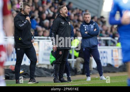 Northampton, Royaume-Uni. 10th avril 2023. Jon Brady, directeur de Northampton Town, lors de la première moitié du match Sky Bet League 2 entre Northampton Town et Gillingham au PTS Academy Stadium, Northampton, le lundi 10th avril 2023. (Photo : John Cripps | MI News) Credit : MI News & Sport /Alay Live News Banque D'Images