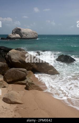 Une plage et un paysage de la plage d'Ao Tanote sur l'île de Ko Tao dans la province de Surat Thani en Thaïlande, Ko Tao, mars 2010 Banque D'Images