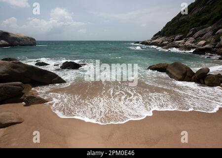 Une plage et un paysage de la plage d'Ao Tanote sur l'île de Ko Tao dans la province de Surat Thani en Thaïlande, Ko Tao, mars 2010 Banque D'Images