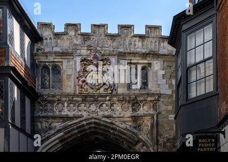 SALISBURY, ANGLETERRE - 5th AOÛT 2022 : vue de High Street Gate à Salisbury, Wiltshire Banque D'Images