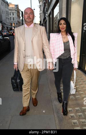 Jonathan Sothcott et Jeanine Nerissa Sothcott arrivent à Hush pour dîner avec le fils de Roger Moore, Geoffrey Moore Banque D'Images