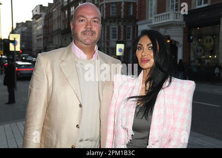 Jonathan Sothcott et Jeanine Nerissa Sothcott arrivent à Hush pour dîner avec le fils de Roger Moore, Geoffrey Moore Banque D'Images