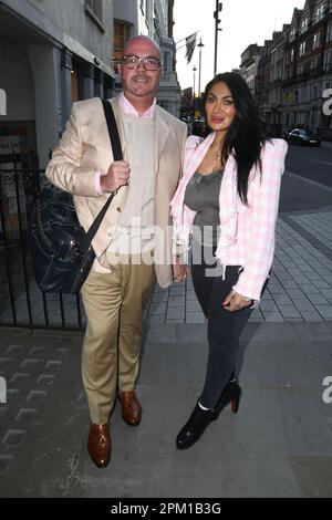 Jonathan Sothcott et Jeanine Nerissa Sothcott arrivent à Hush pour dîner avec le fils de Roger Moore, Geoffrey Moore Banque D'Images