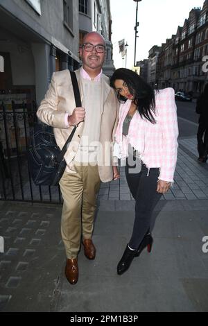 Jonathan Sothcott et Jeanine Nerissa Sothcott arrivent à Hush pour dîner avec le fils de Roger Moore, Geoffrey Moore Banque D'Images