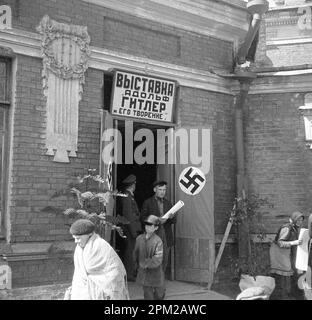 Historique de la Seconde Guerre mondiale, 1940s, photo d'un membre allemand de Wehrmacht en Lettonie (Riga, Pskov et environs).'exposition Adolf Hitler et sa création' Banque D'Images