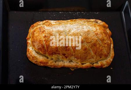 Wellington de bœuf maison avec pâte feuilletée Banque D'Images
