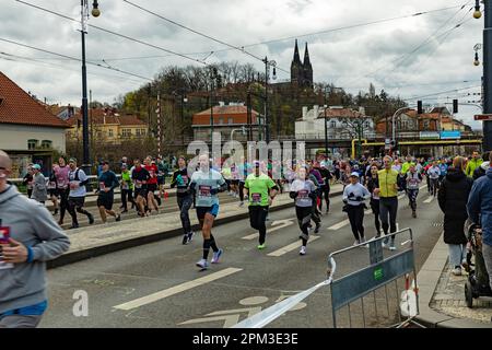 Course semi-marathon à Prague 04/01/2023 Banque D'Images