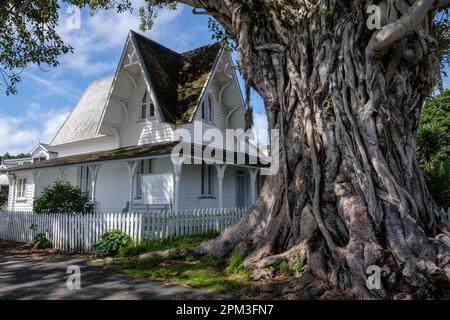 L'ancien poste de police et maison personnalisée à Russell, Île du Nord, Nouvelle-Zélande Banque D'Images