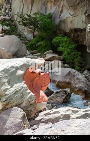 France, Alpes Maritimes, vallée de Roya, Tende, rivière Roya, rock Banque D'Images