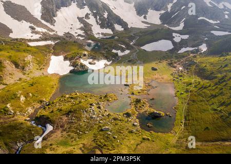 France, Isère (38), Matheysine, dans le massif du Taillefer, lacs dans le plateau du Taillefer (vue aérienne) Banque D'Images