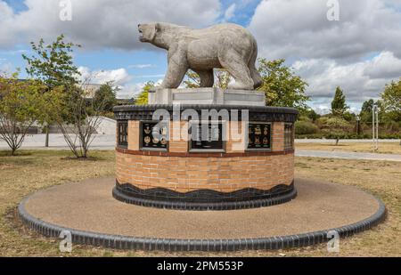 Une statue d'un ours polaire en Angleterre. Photo de haute qualité de la statue. Banque D'Images