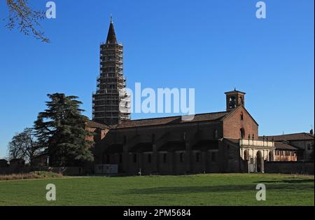 Abbaye de Santa Maria di Rovegnano , complexe monastique cistercien à Milan, Lombardie, Italie Banque D'Images