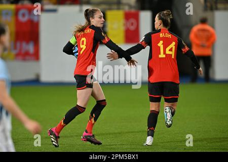 Louvain, Belgique. 11th avril 2023. Tessa Wullaert, en Belgique, célèbre après avoir marqué son score lors d'un match de football amical entre l'équipe nationale féminine belge, les flammes rouges et la Slovénie, le mardi 11 avril 2023 à Louvain. BELGA PHOTO DAVID CATRY crédit: Belga News Agency/Alay Live News Banque D'Images