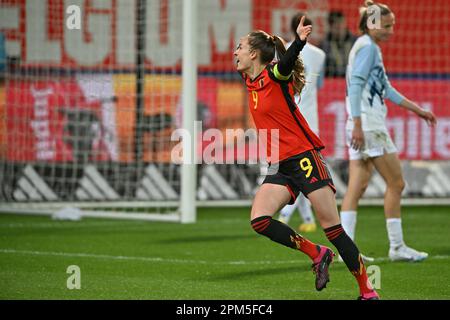 Louvain, Belgique. 11th avril 2023. Tessa Wullaert, en Belgique, célèbre après avoir marqué son score lors d'un match de football amical entre l'équipe nationale féminine belge, les flammes rouges et la Slovénie, le mardi 11 avril 2023 à Louvain. BELGA PHOTO DAVID CATRY crédit: Belga News Agency/Alay Live News Banque D'Images