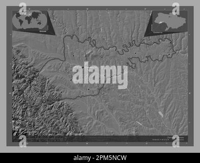 Chernivtsi, région de l'Ukraine. Carte d'altitude à deux niveaux avec lacs et rivières. Lieux et noms des principales villes de la région. Emplacement auxiliaire d'angle Banque D'Images