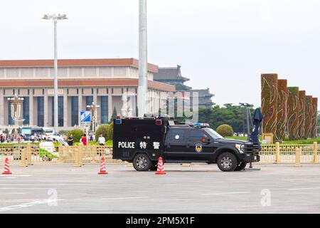 Pékin, Chine - 08 août 2018: Voiture de police garée à Tien'am hommes. Banque D'Images