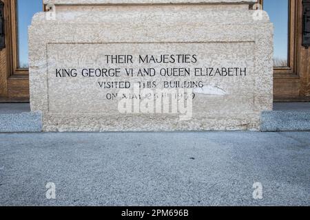 Commémorant leur visite de Majestés à l'édifice de l'Assemblée législative de la Saskatchewan, à Regina, en Saskatchewan, au Canada Banque D'Images