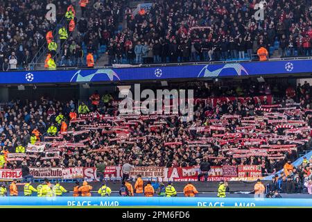 Manchester, Royaume-Uni. 11th avril 2023. Etihad Stadium Bayern Munich fans avant le quart de finale de l'UEFA Champions League match de la première jambe entre Manchester City et le FC Bayern München au stade Etihad sur 11 avril 2023 à Manchester, Royaume-Uni. (Photo de Richard Callis/SPP) (SPP) crédit: SPP Sport Press photo. /Alamy Live News Banque D'Images