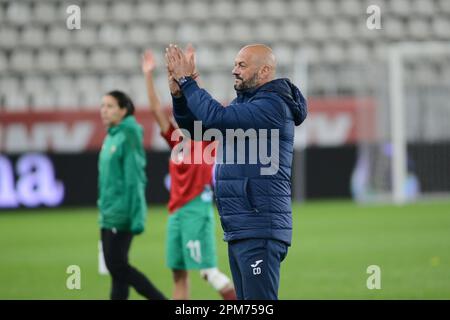 Cristian Dulca entraîneur de Roumanie équipe féminine de football pendant le match amical de football Roumanie contre Marocco 12.04.2023, Stade Arcul de TRIUMF , Bucarest Banque D'Images