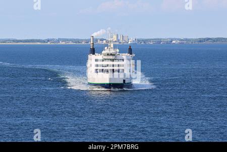 Ferry hybride Prins Richard, Rødby éoliennes onshore, bateau de fret voyageurs RO-RO de Scandlines, traversiers à émissions réduites de gaz à effet de serre, mer Banque D'Images