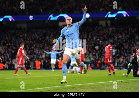 Photo du dossier datée du 11-04-2023, Erling Haaland, de Manchester City, célèbre le troisième but de leur partie lors du match de la finale de la Ligue des champions de l'UEFA au stade Etihad, à Manchester. Erling Haaland a établi un nouveau record pour un joueur de la Premier League avec son but 45th de la saison dans toutes les compétitions, tandis que Manchester City a battu Bayern Munich 3-0 dans la Ligue des Champions mardi soir. Date de publication : mercredi 12 avril 2023. Banque D'Images