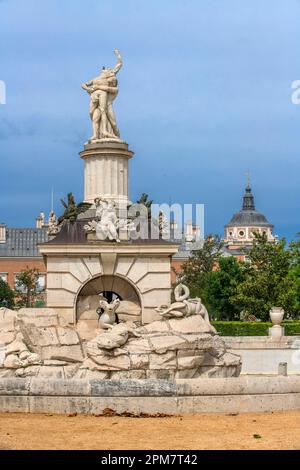 Fontaine d'Hercules et d'Antaeus, Jardins royaux espagnols, jardin du Parterre, Aranjuez, Espagne. Présentation de la fontaine. Il a commencé sous Carlos IV et en 180 Banque D'Images