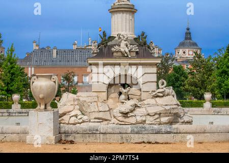 Fontaine d'Hercules et d'Antaeus, Jardins royaux espagnols, jardin du Parterre, Aranjuez, Espagne. Présentation de la fontaine. Il a commencé sous Carlos IV et en 180 Banque D'Images