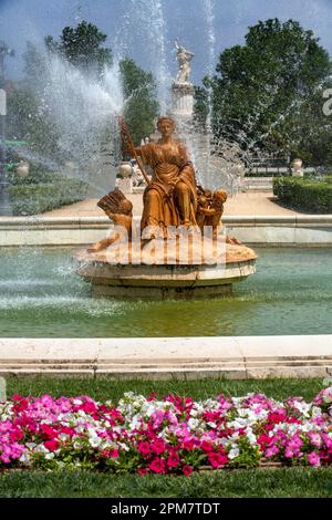 Jardins royaux espagnols, jardin du parterre, statue de la déesse Ceres, Aranjuez, Espagne. Le jardin du Parterre est un jardin historique situé à côté de l'RO Banque D'Images