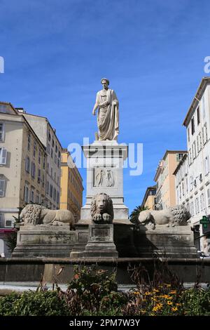 Statue de Napoléon, Fontaine des quatre Lions, place Foch, avenue Antoine Serafini, Ajaccio, Corse-du-Sud, Corse, France, Méditerranée, Europe Banque D'Images