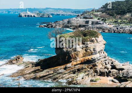 Playa del Camello et Peninsula de la Magdalena, Santander, Cantabrie, Espagne Banque D'Images