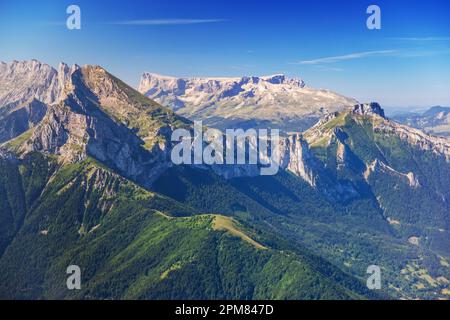 France, Hautes Alpes, massif du Dévoluy, plateau de Bure (vue aérienne) Banque D'Images