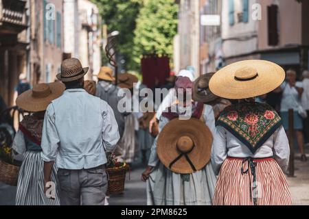 France, Bouches-du-Rhône, Pelissanne, Fête de la transhumance, défilé folklorique en costume provençal traditionnel Banque D'Images