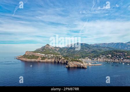 Espagne, Iles Baléares, Majorque, Serra de Tramuntana classée au patrimoine mondial de l'UNESCO, Soller (Port de Soller), baie vue du Cap gros Banque D'Images