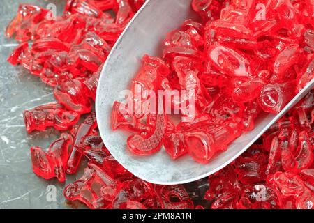 France, Ardennes, Bogny sur Meuse, Maison Simon, Ardennes atelier de production de sucre rouge (bonbons rouges traditionnels fabriqués pour Saint Nicolas et fêtes de Noël) Banque D'Images