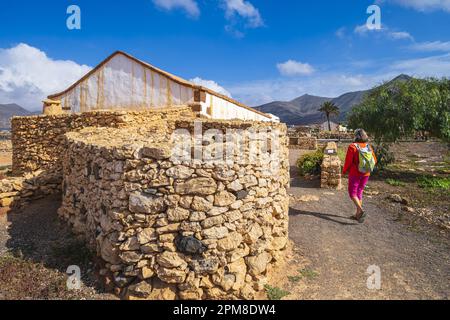 Espagne, Îles Canaries, Fuerteventura, Tefia, Écomusée de la Alcogida, sept maisons restaurées décrivent la vie rurale traditionnelle d'un village avec des ateliers, des granges, un moulin, un four à pain Banque D'Images