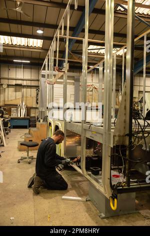 L'usine d'Oakley à High Cross à Ware, Hertfordshire, où la suprématie de modèles de boîte à cheval de luxe fournit le haut de gamme des logements équestres de luxe. Banque D'Images