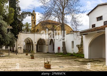 Monastère arménien dans la vieille ville de Nicosie. Restauré avec des fonds de l'ONU. L'église a été utilisée comme un entrepôt de sel pendant l'Empire ottoman, Arabahmet Mahallesi, Chypre Banque D'Images