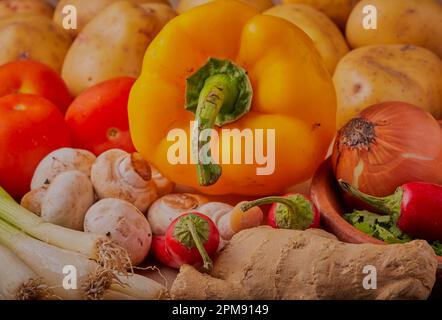 Variété de légumes frais mélangés. Banque D'Images