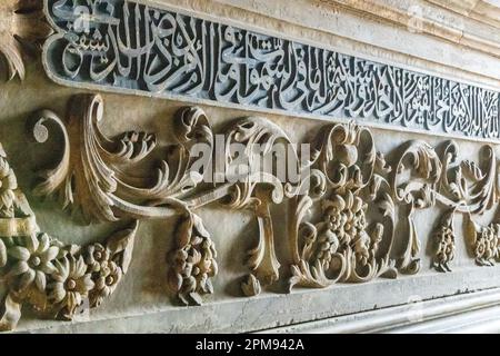 Les tombes à l'intérieur du mausolée de la famille royale de Muhammad Ali Pacha à Qarafa au Caire, Egypte Banque D'Images