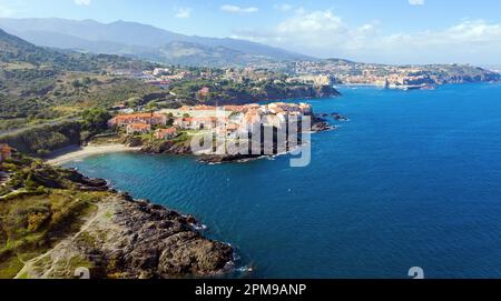 Paysage côtier à Port Vendres, derrière le village de Collioure, Pyrénées-Orientales, Languedoc-Roussillon, France du Sud, Europe Banque D'Images