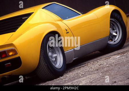 Bologne, Italie. 12th avril 2023. Sant'Agata Bolognese, Bologne, Italie, 12 avril 2023, 1971 Lamborghini Miura SV pendant Automobili Lamborghini - Historical Motors Credit: Live Media Publishing Group/Alay Live News Banque D'Images