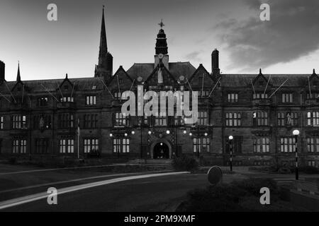 Vue nocturne du bâtiment du conseil municipal de Coventry, Earl Street, Coventry, West Midlands, Angleterre, ROYAUME-UNI Banque D'Images