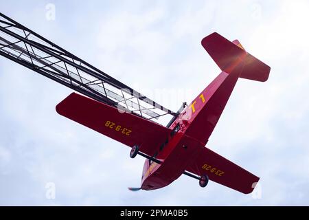 Tibidabo T1 : le célèbre vol en avion au parc d'attractions Tibidabo à Tibidabo, Barcelone. « Il vous transporte comme un oiseau géant au-dessus d'un arrière-pays incroyable Banque D'Images