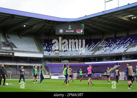 BRUXELLES - 12/04/2023, les joueurs d'AZ pendant la session de formation avant la finale du quart de finale de la Conférence de l'UEFA contre le RSC Anderlecht au stade du Parc Lotto sur 12 avril 2023 à Bruxelles, Belgique. ANP ED VAN DE POL Banque D'Images