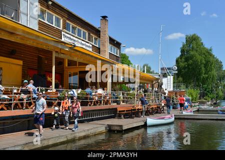 Location de bateaux Dornheim, Osterbekkanal, Hambourg, Allemagne Banque D'Images