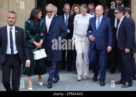 Florence, Italie. 12th avril 2023. PRESSPHOTO Florence, Prince Albert de Monaco avec sa femme Charlène Wittstock quitter le Palazzo Gondi, invités de la Fondation Andrea Bocelli Nouvelle presse photo Editorial usage seulement crédit: Agence de photo indépendante/Alamy Live News Banque D'Images