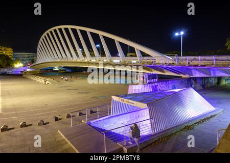 Spanien, Valencia, Alameda-Brücke und Abgang zur U-Bahn-Station von Santiago Calatrava, 1995 // Espagne, Valence, Pont Alameda et entrée au me Banque D'Images