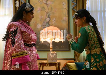 DATE DE SORTIE: 28 avril 2023 TITRE: Société polie STUDIO: Focus Features DIRECTEUR: Nida Manzoor PARCELLE: Ria Khan croit qu'elle doit sauver sa sœur Lena de son mariage imminent. Après avoir enrôler l'aide de ses amis, elle tente de retirer le plus ambitieux de tous les guéristes de mariage, au nom de l'indépendance et de la fraternité. EN PHOTO : NIMRA BUCHA se distingue comme Raheela et PRIYA KANSARA comme Ria Khan dans la « société polie » du directeur Nida Manzoor, a Focus features release. (Credit image: © Focus Features/Entertainment Pictures/ZUMAPRESS.com) USAGE ÉDITORIAL SEULEMENT! Non destiné À un usage commercial ! Banque D'Images