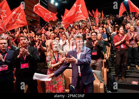 Marseille, France. 10th avril 2023. Fabien Roussel est vu avant de prononcer son discours après avoir été réélu secrétaire national du Parti communiste français (PCF). Le Congrès 39th du Parti communiste français (PCF) s'est tenu à Marseille du 7 au 10 avril 2023. Elle nomme de nouveau Fabien Roussel comme leader. (Credit image: © Laurent Coust/SOPA Images via ZUMA Press Wire) USAGE ÉDITORIAL SEULEMENT! Non destiné À un usage commercial ! Banque D'Images